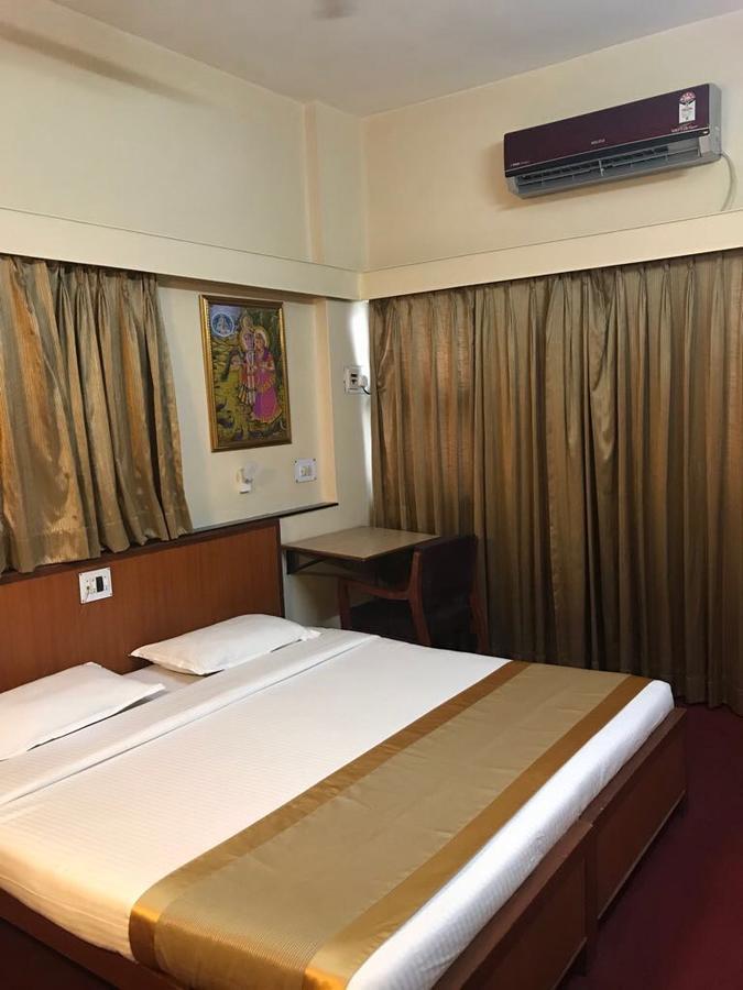 Hotel Swaroop Pune Luaran gambar
