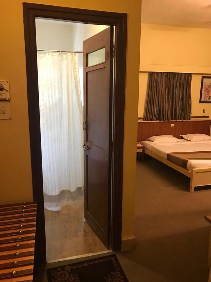 Hotel Swaroop Pune Luaran gambar
