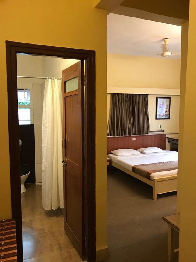 Hotel Swaroop Pune Luaran gambar